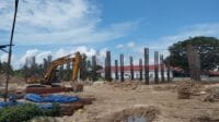 Kondisi proyek pekerjaan pembangunan gedung rawat inap di Rumah Sakit (RS) Ainun Habibie terbengkalai, Foto (Aiimnews.com/Herman Abdullah)