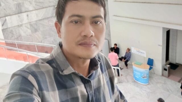 Salah satu warga di Boliyohuto, Gunawan menyoroti fasilitas di RSU Boliyohuto, foto/Ist