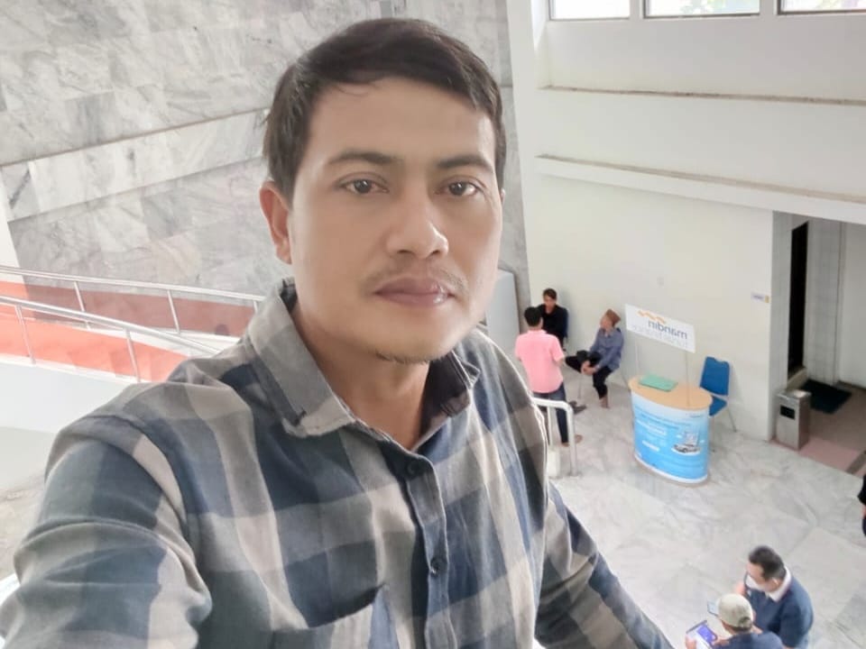 Salah satu warga di Boliyohuto, Gunawan menyoroti fasilitas di RSU Boliyohuto, foto/Ist