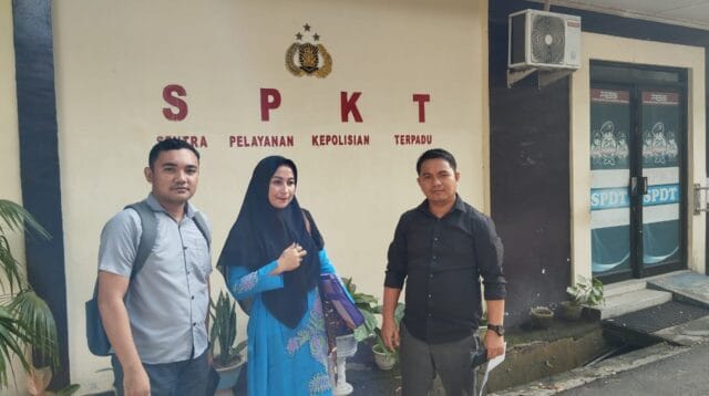 Kuasa Hukum mendampingi pelapor saat mendatangi SPKT, Polda Gorontalo, foto/aiimnews.com