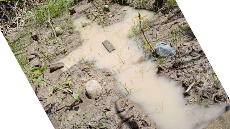 Makam atau kuburan yang tengah digali oleh terlapor AP Alias Dula CS, foto/Ist
