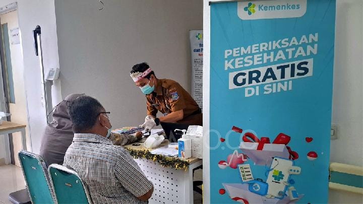 Peserta yang tengah ikut program Cek Kesehatan Gratis (CKG), Sumber foto/TEMPO