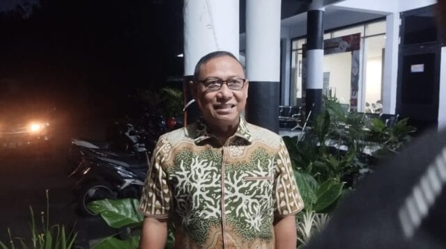 Pj Sekretaris DaerahTrizal Entengo, saat diwawancarai, foto/aiimnews