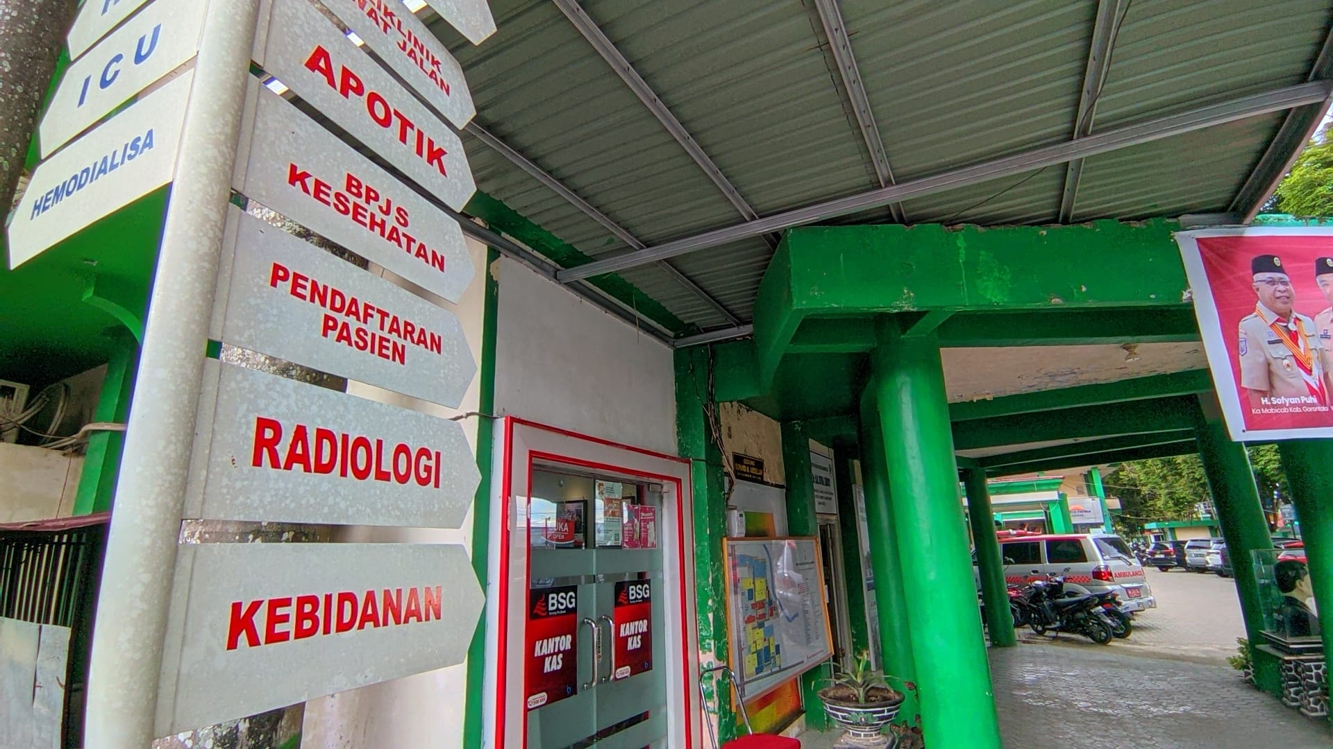 Suasana depan pintu masuk RS Dunda Limboto, foto/aiimnews.com