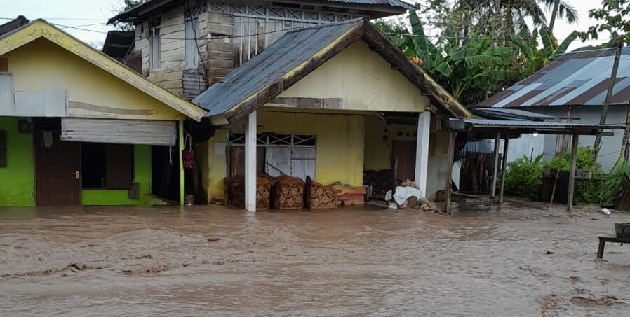 Kondisi salah satu rumah yang terdampak banjir di Desa Yosonegoro, Kecamatan Limboto Barat, foto/aiimnews.com