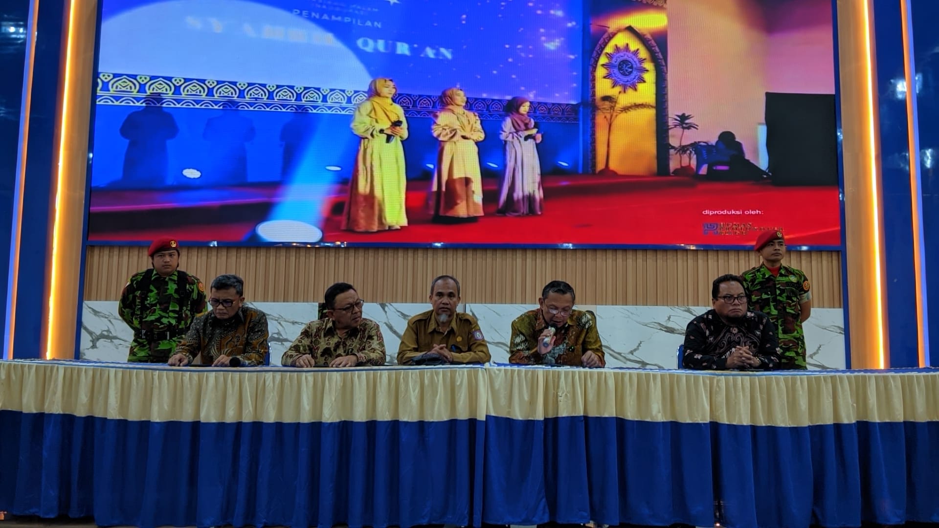 Pimpinan UMGO tengah melakukan Konferensi Pers terkait permasalah video Podcast oleh Dosen, foto/Herman Abdullah/aiimnews.com