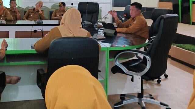 Asisten III Haris Suparto Tome memimpin rapat koordinasi persiapan Penas 2026, foto/Istimewa