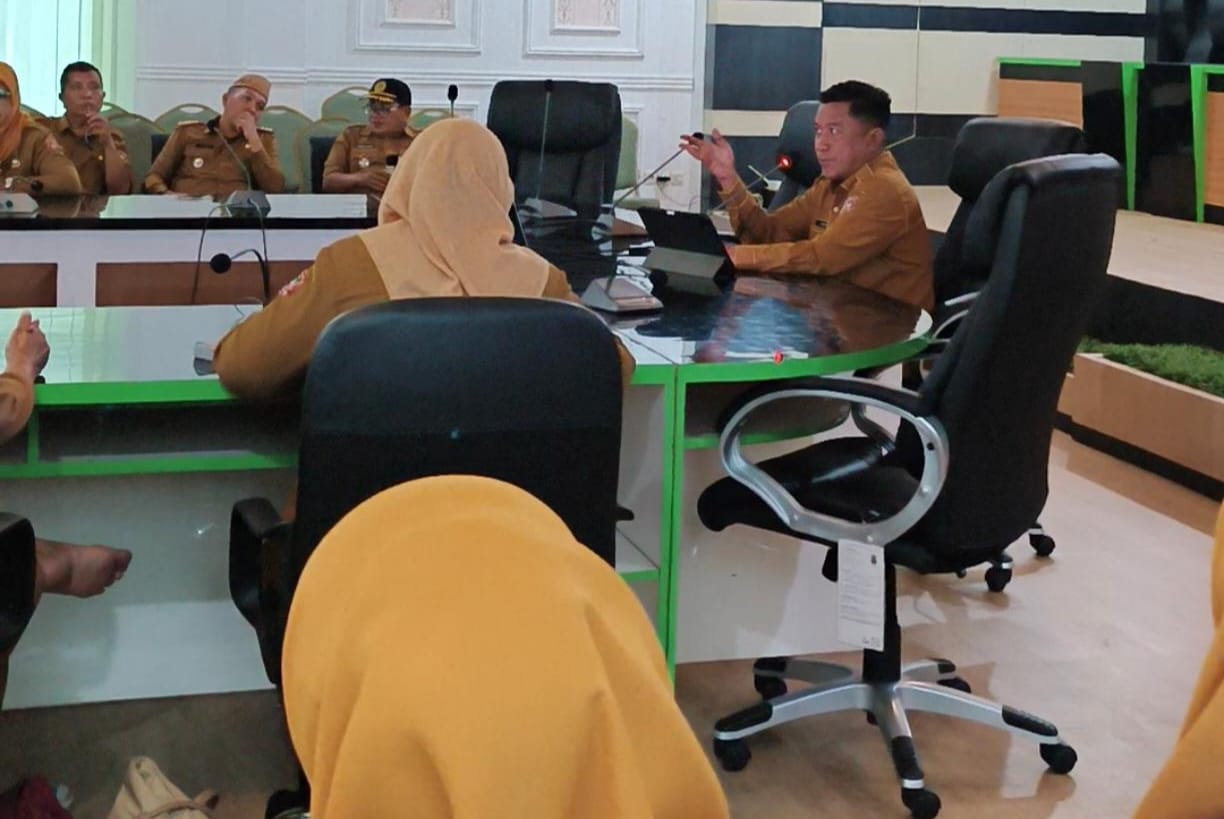 Asisten III Haris Suparto Tome memimpin rapat koordinasi persiapan Penas 2026, foto/Istimewa