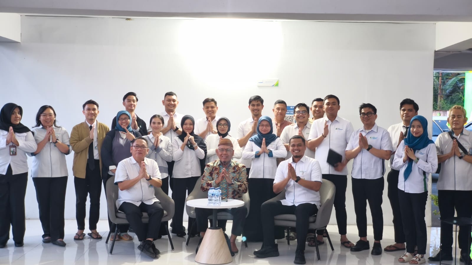 Jajaran BPJS Ketenagakerjaan usai menggelar tausiah dalam rangka menyambut Iduladha, foto/Istimewa