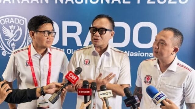 PB ORADO, Yooky Tjahrial (Tengah) bersama pengurus lainnya saat diwawancarai awak media, pada kegiatan Musornaslub KONI 2026 di Jakarta, foto/Istimewa