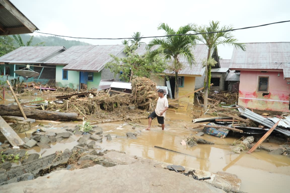 Rumah-rumah warga yang terdampak banjing bandang, foto/Humas Pemda Gorontalo Utara