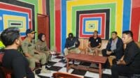 Pemeriksaan kelengkapan surat izin usaha hiburan malam di Kecamatan Limboto Barat oleh tim gabungan. foto/Istimewa