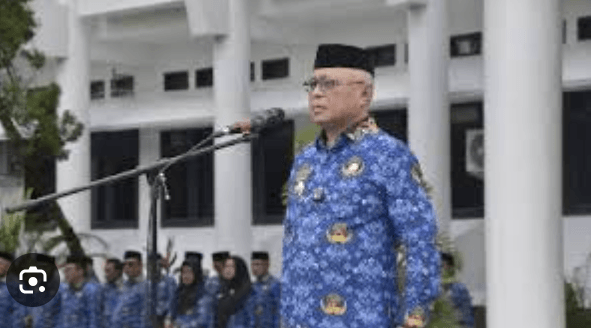 Bupati Gorontalo, Sofyan Puhi saat meminpin Apel Korpri, foto/Istimewa