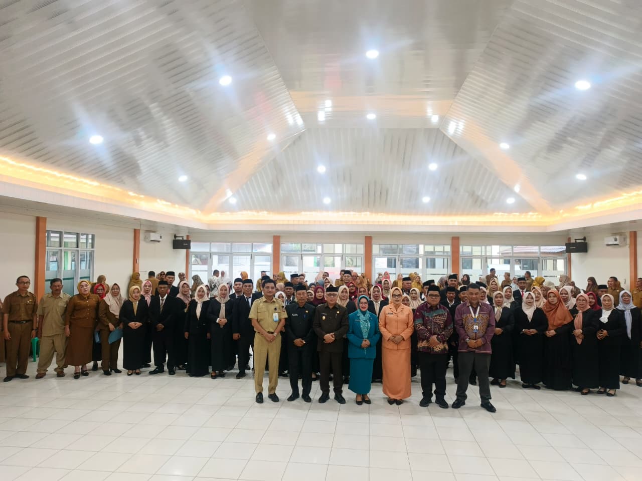 Prosesi pelantikan terhadap 69 kepala sekolah di Kabupaten Gorontalo, foto/Istimewa