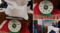 Proses penimbangan yang dilakukan warga dan mendapatkan takaran timbangan berkurang dari 20 kilogram, foto/tangkapan layar video