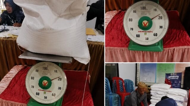 Proses penimbangan yang dilakukan warga dan mendapatkan takaran timbangan berkurang dari 20 kilogram, foto/tangkapan layar video