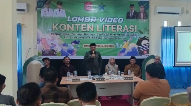Sekretaris Daerah, Iwan Mustapa saat memberikan arahan pada Pembekalan Lomba Video Konten Literasi, foto/Istimewa