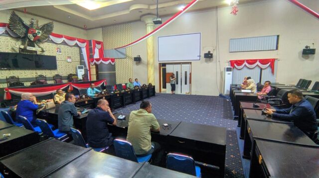 Suasana saat Rapat dengar pendapat (RDP) terkait permasalahan KUR di BSG, foto/aiimnews.com