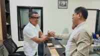 Anggota DPD RI, Syarif Mbuinga dan Sekda Bone-Bolango, Iwan Mustapa bersilaturahmi dikediaman Syarif, foto/Istimewa