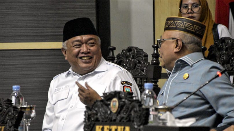 Bupati dan Wakil Bupati Gorontalo, Sofyan dan Tonny tampak kompak saat sidang paripurna, foto/istimewa