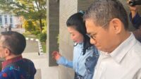 Eks Pj Gubernur, Hamka Hendra Noer keluar dari kantor Kejati Gorontalo, foto/Istimewa