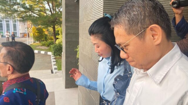 Eks Pj Gubernur, Hamka Hendra Noer keluar dari kantor Kejati Gorontalo, foto/Istimewa