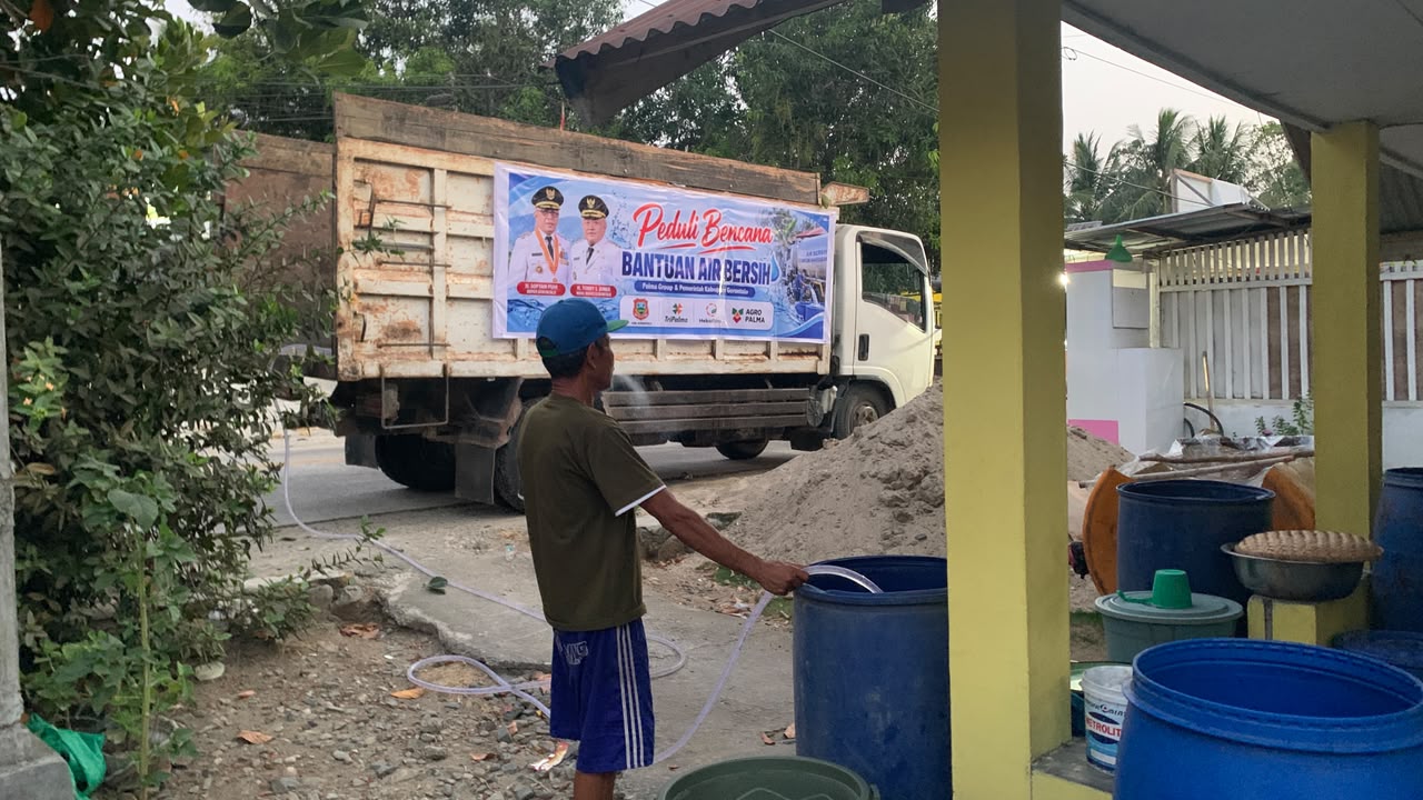 Masyarakat kerap menerima bantuan air bersih, foto/aiimnews.com