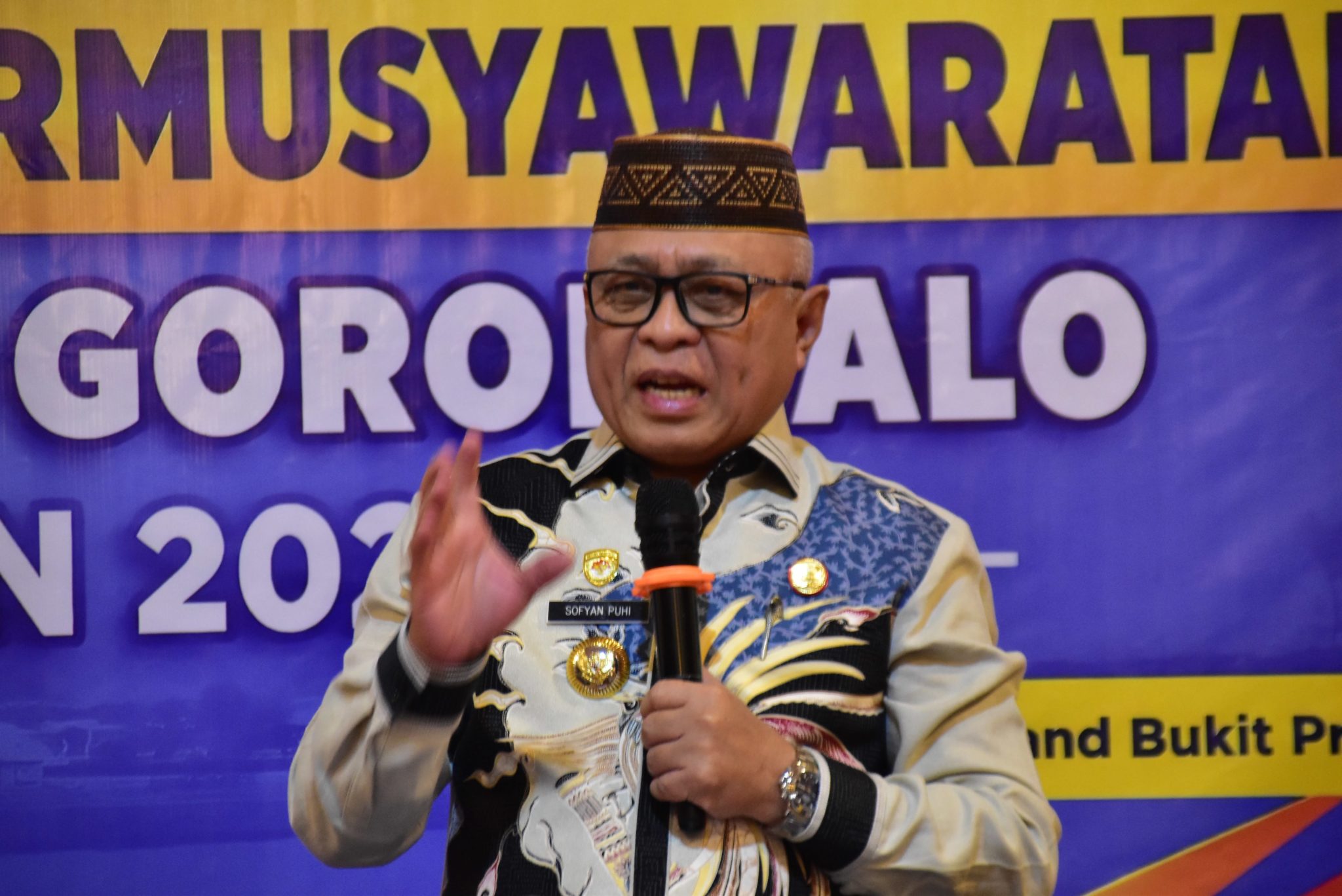 Bupati Sofyan saat membuka bimbingan teknis (bimtek) Peningkatan Kapasitas BPD se-Kabupaten Gorontalo Tahun 2026, foto/Istimewa